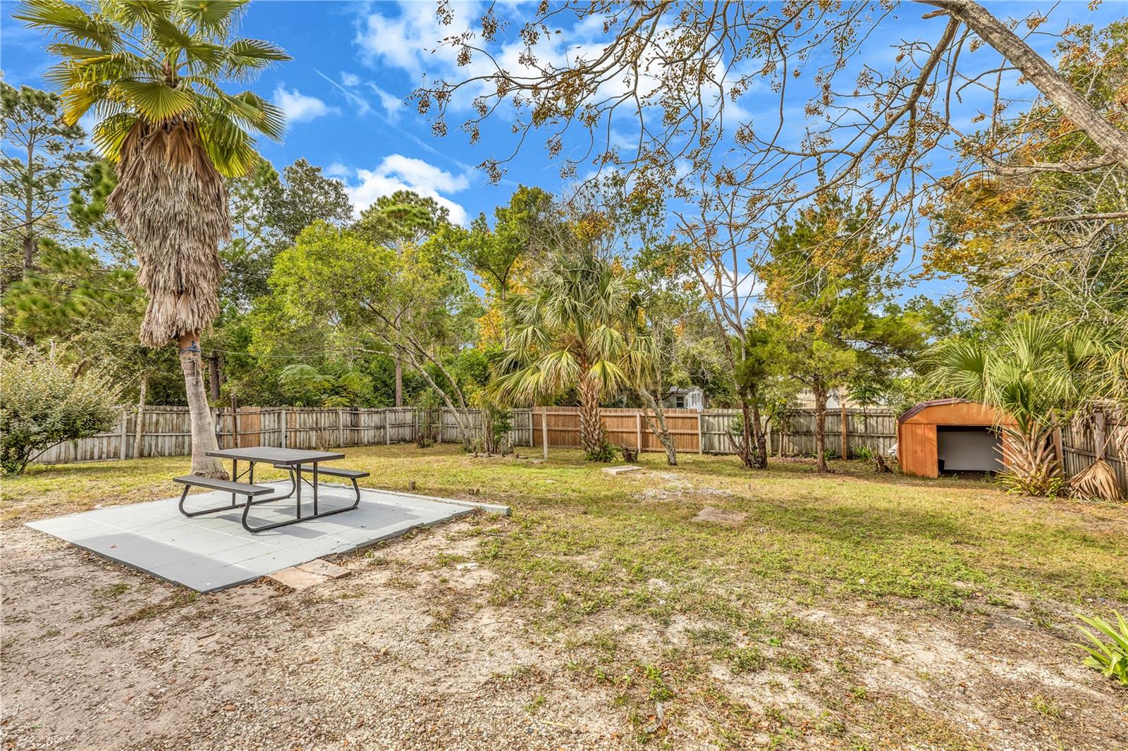 DELTONA LAKES UNIT 03 TR I & H - Residential