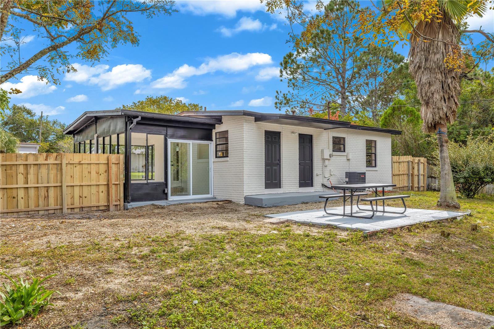 DELTONA LAKES UNIT 03 TR I & H - Residential