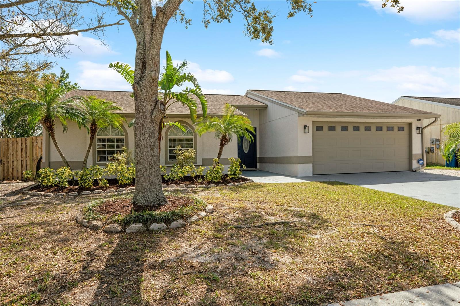641 BAY LAKE TRAIL
