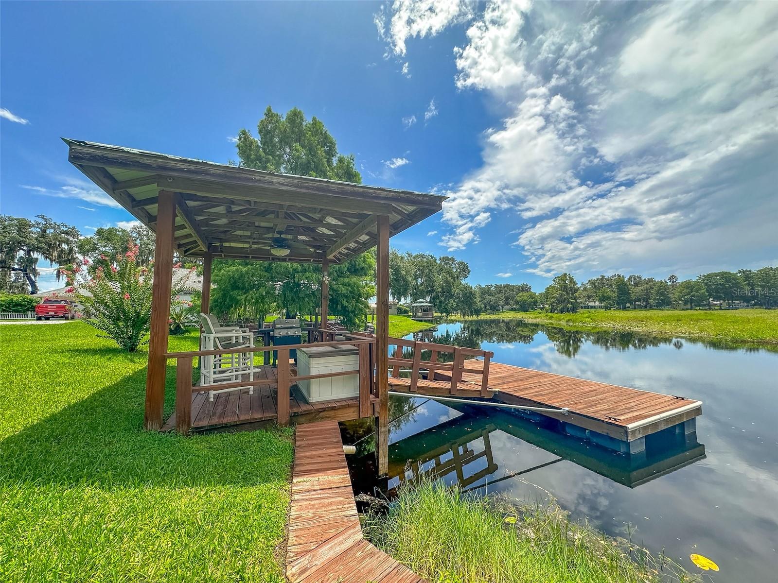 1220 MOSSY OAK DRIVE