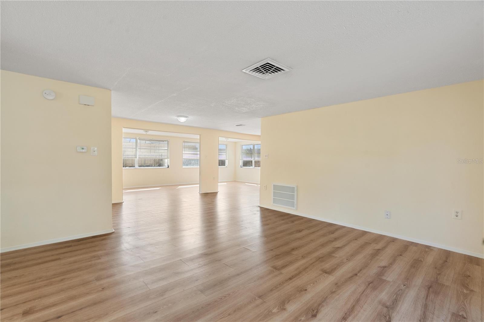 REGENCY PARK - Residential