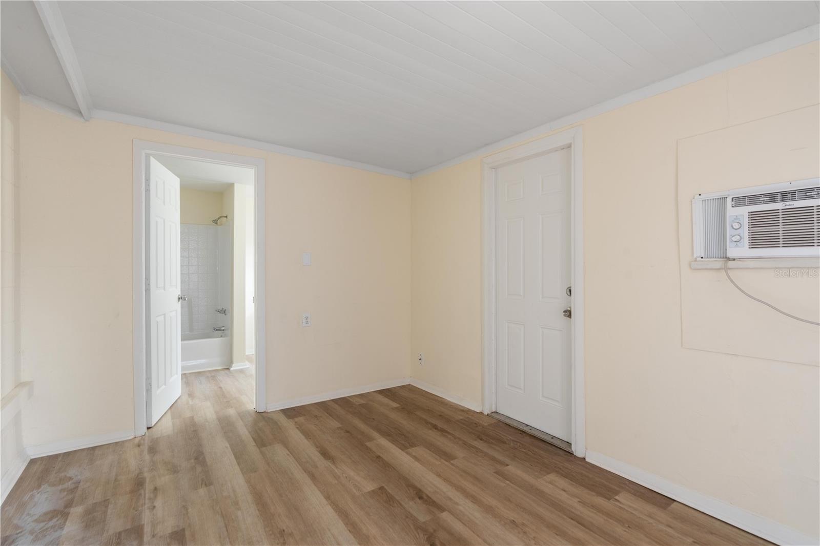 REGENCY PARK - Residential