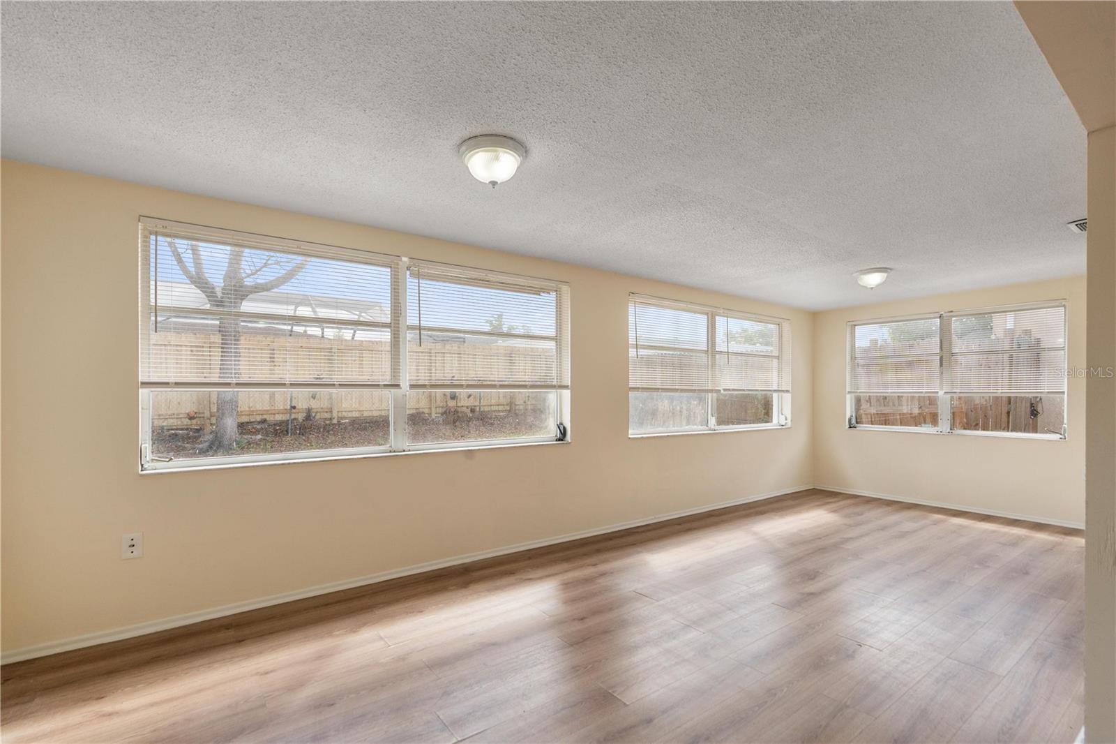 REGENCY PARK - Residential