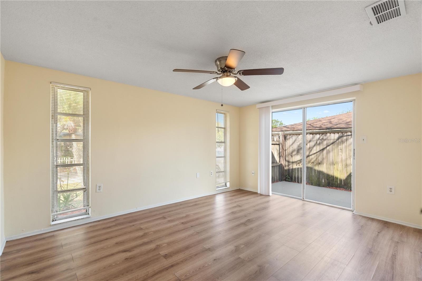 REGENCY PARK - Residential