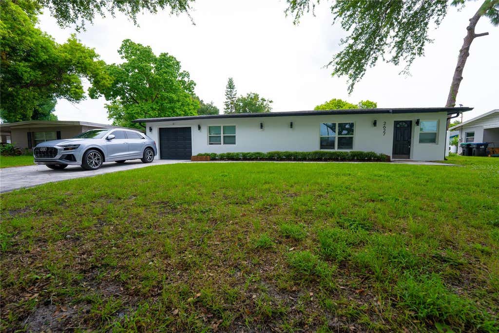 Photo of 2627 Ambergate Road, Winter Park, FL 32792 (MLS # O6433352)