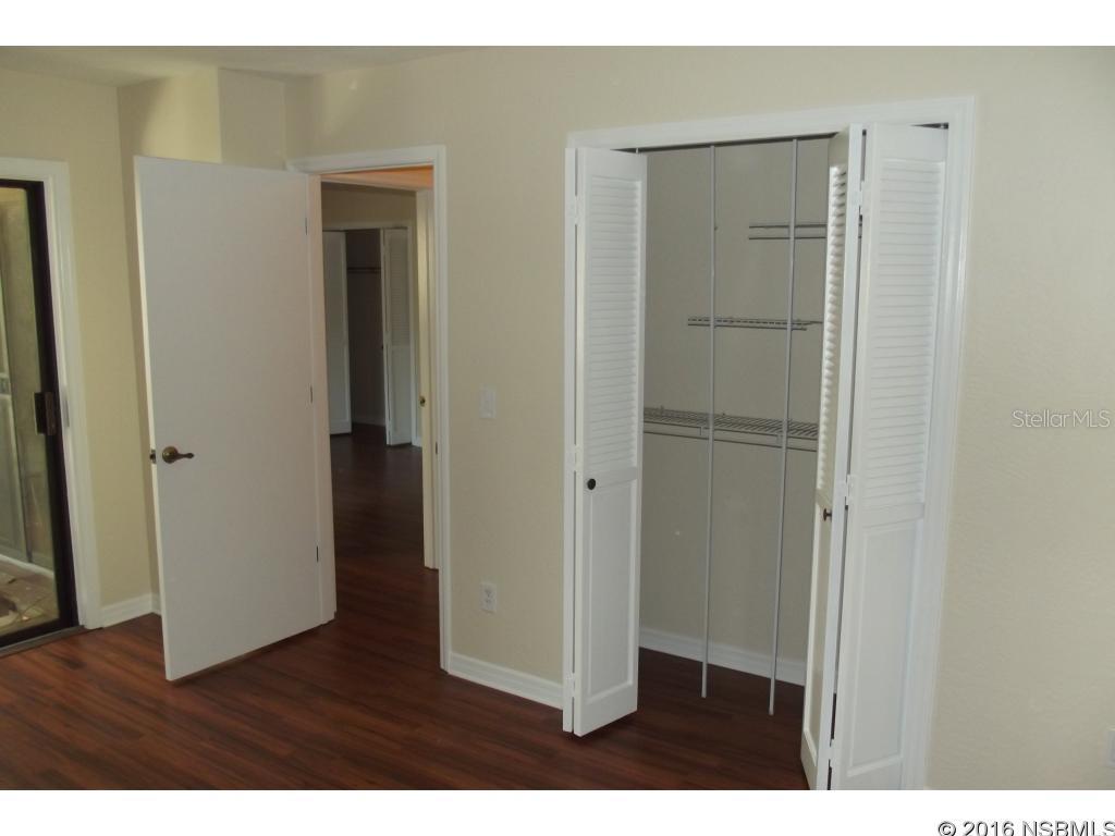 South Oak Twnhses - Residential