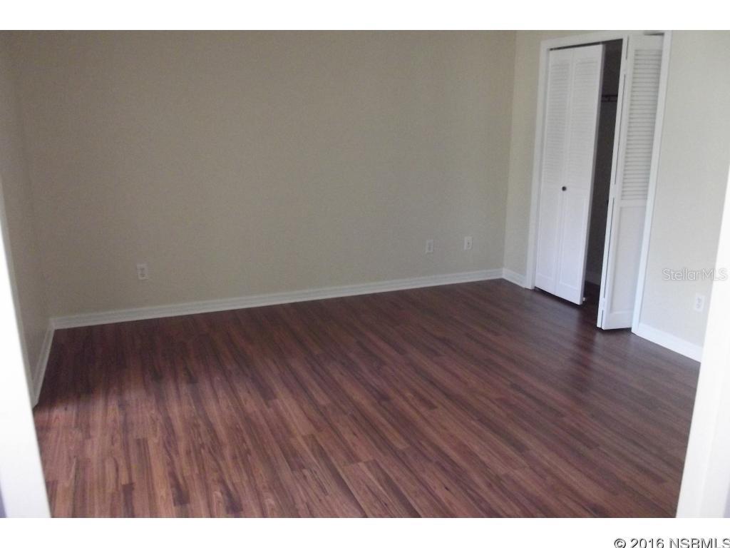 South Oak Twnhses - Residential