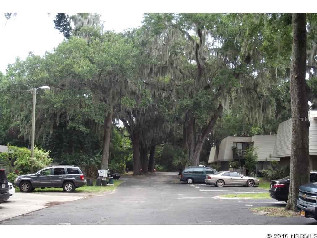 South Oak Twnhses - Residential