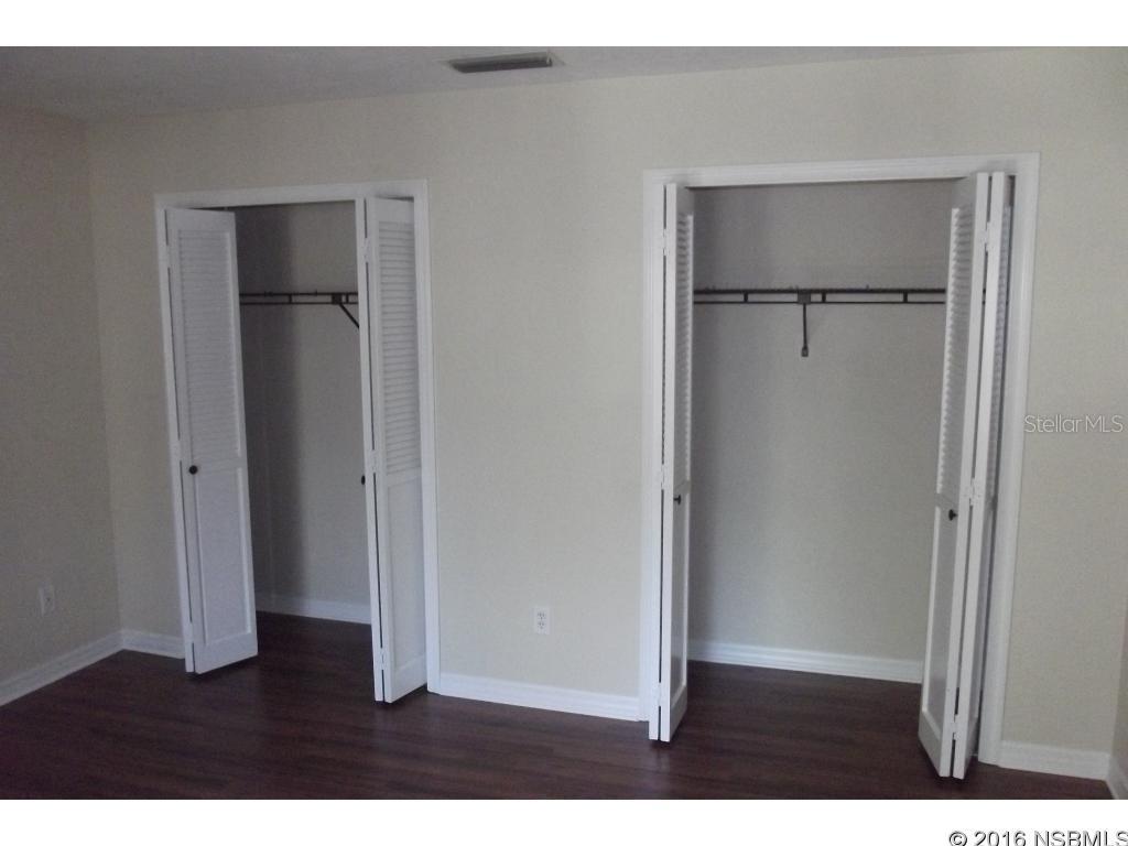 South Oak Twnhses - Residential