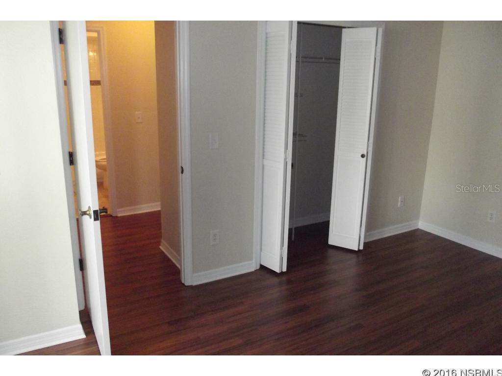 South Oak Twnhses - Residential