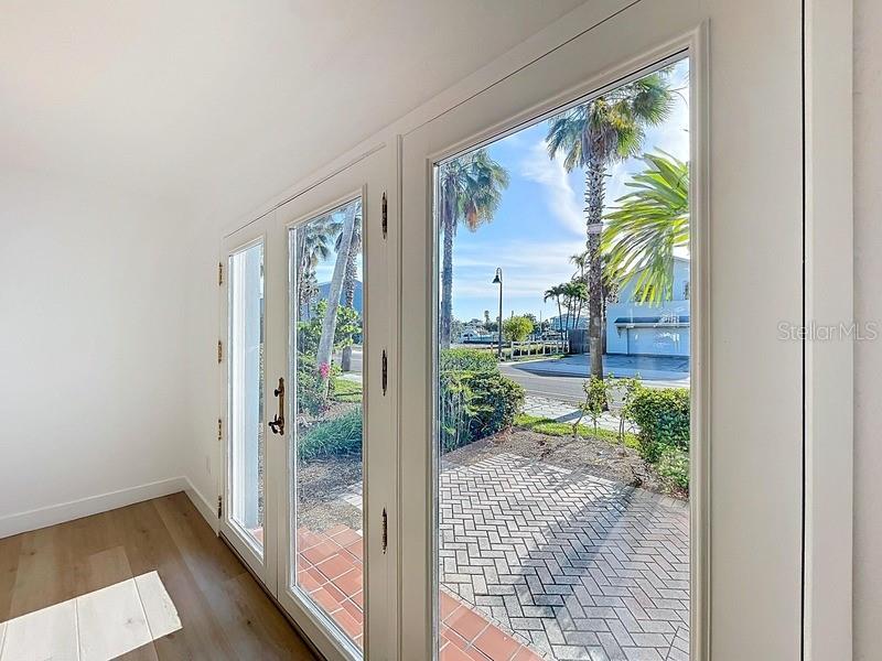 KEL - BREN CONDO - Residential