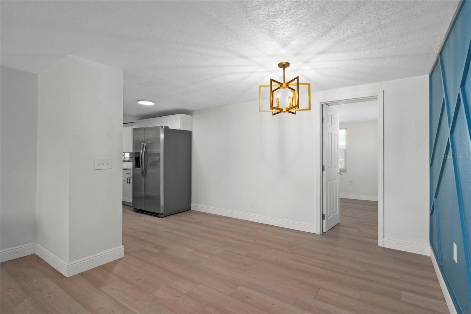 COLONIAL HILLS - Residential