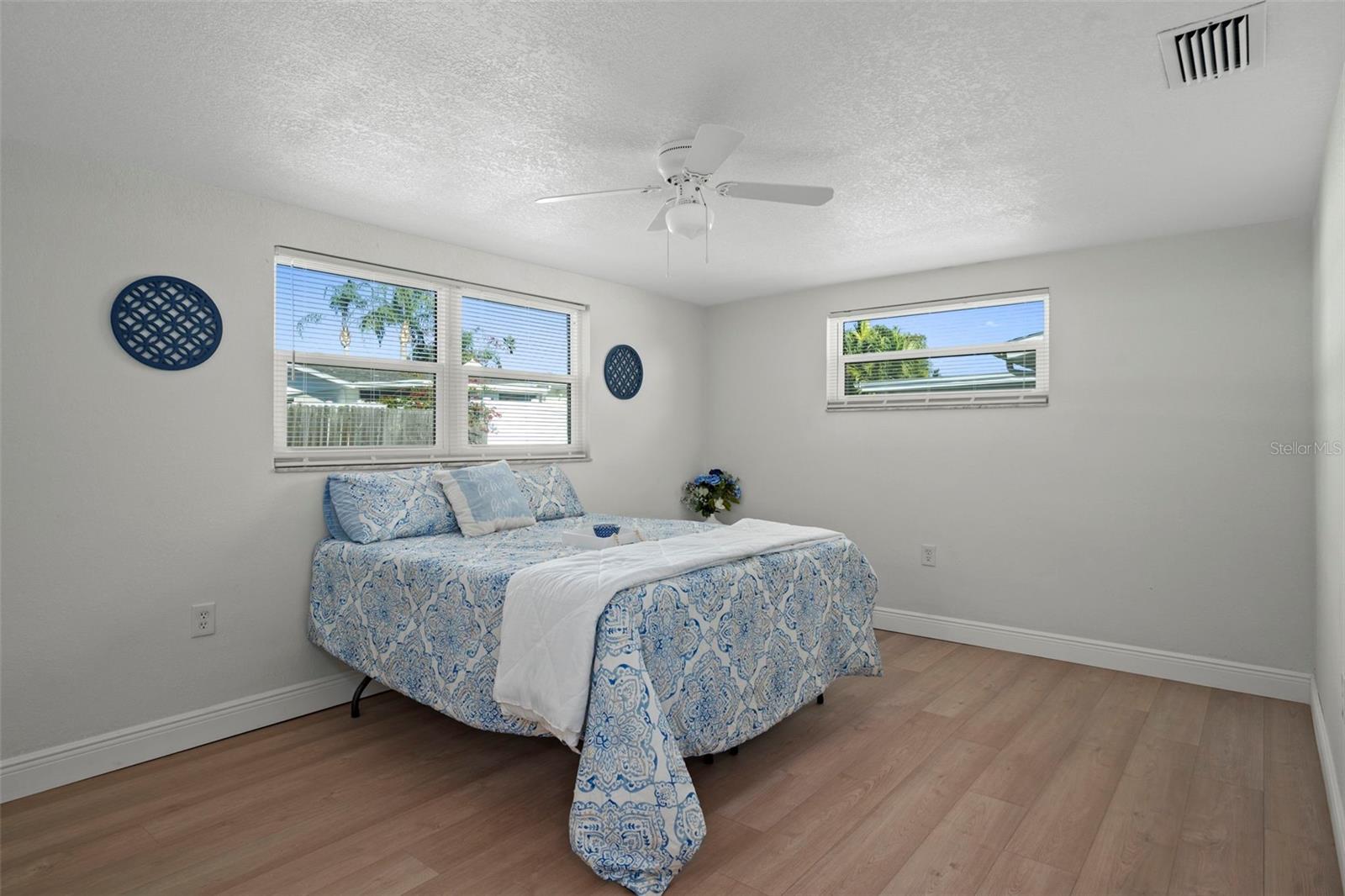 COLONIAL HILLS - Residential