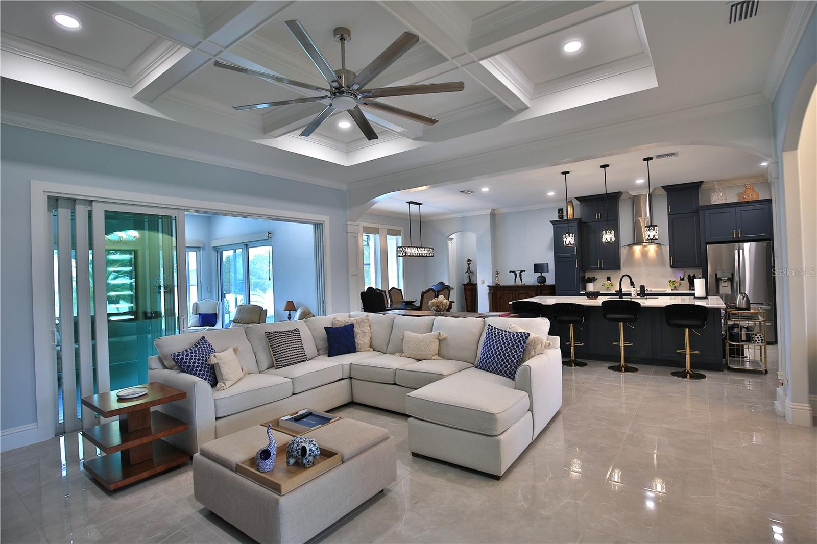 HUNT CLUB/FOX POINT - Residential