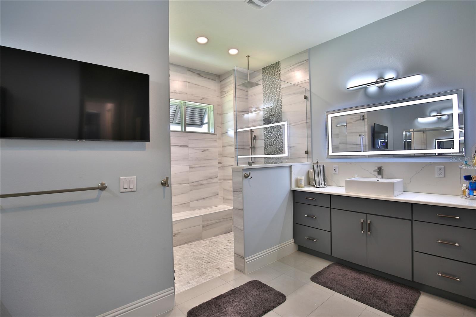 HUNT CLUB/FOX POINT - Residential