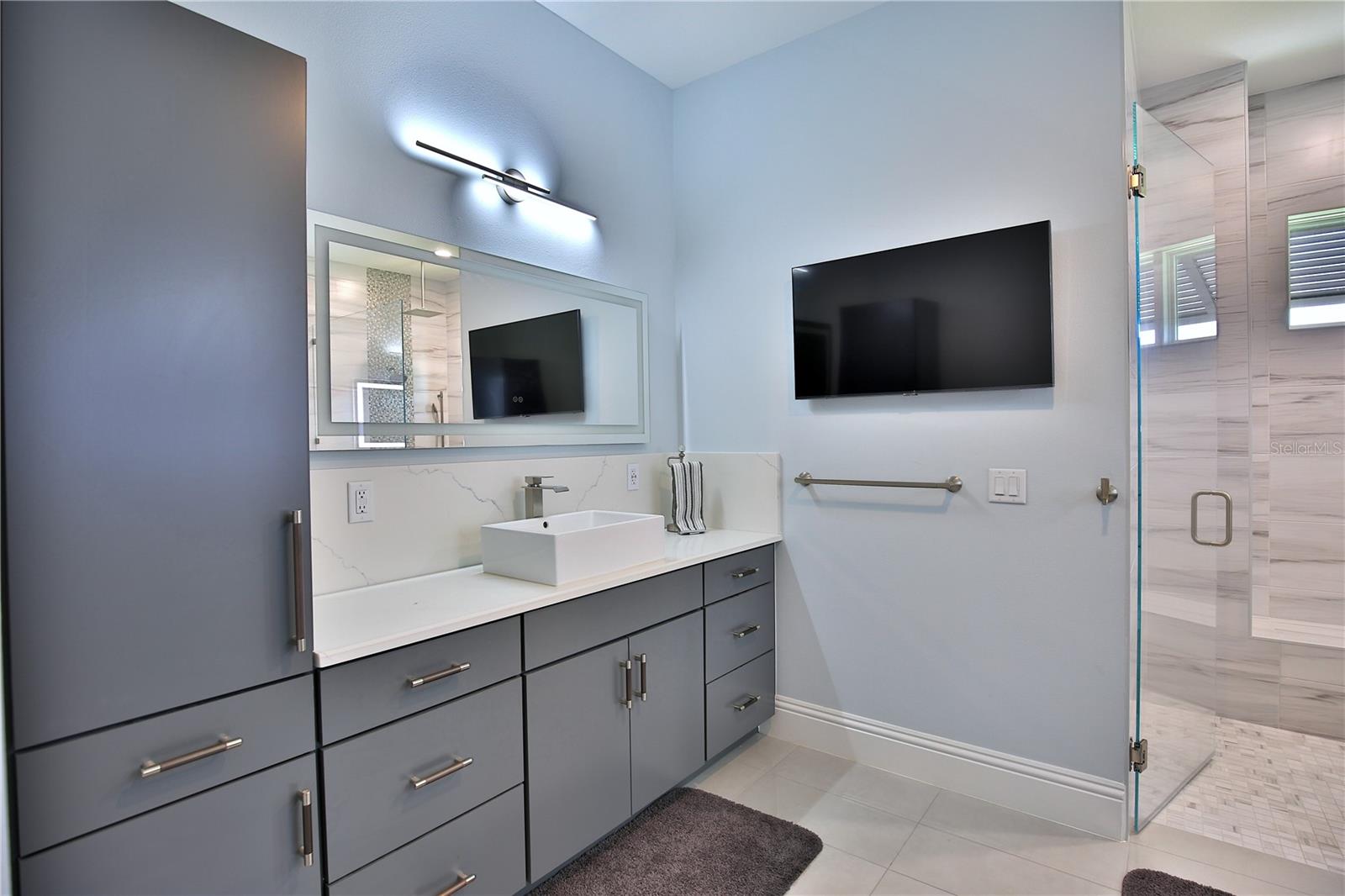 HUNT CLUB/FOX POINT - Residential