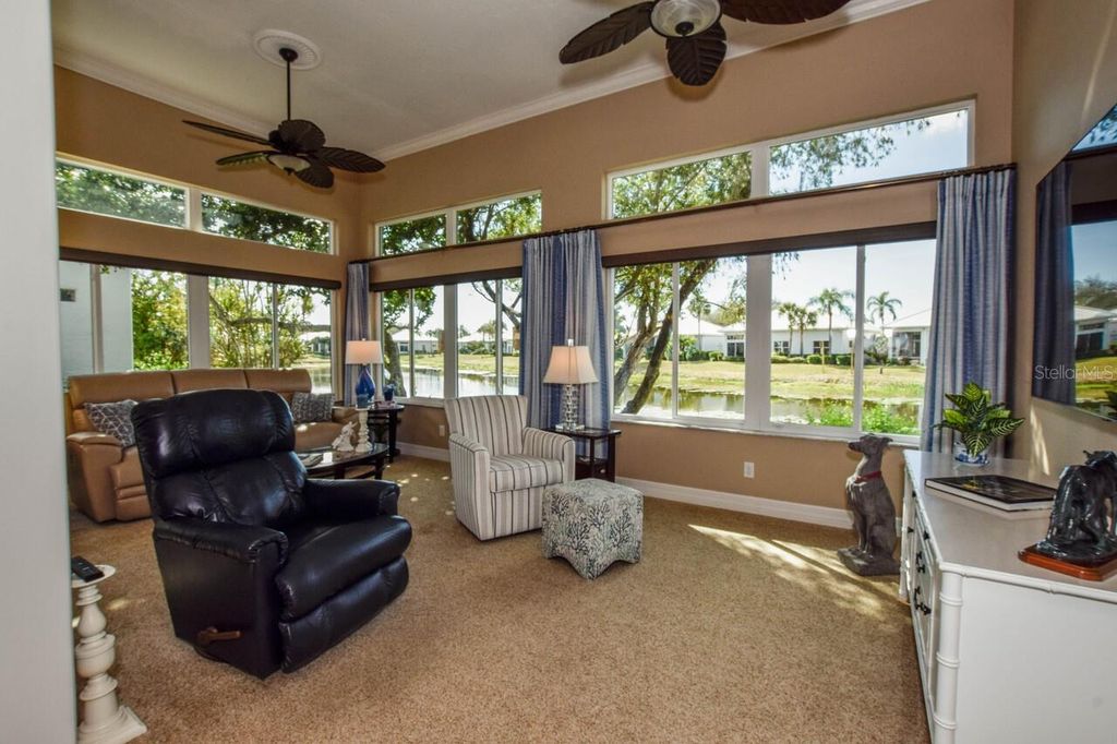 Photo of 657 Crossfield Circle #6, Venice, FL 34293 (MLS # N6142626)