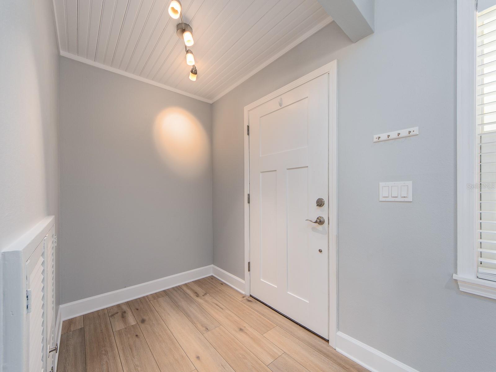 1241 S HERCULES AVENUE