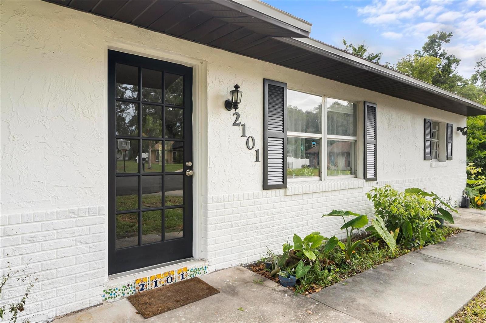 2101 ALMOND STREET
