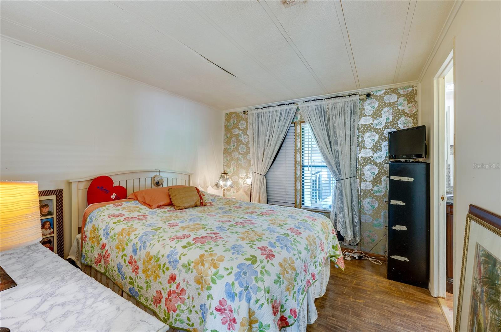 HILL TOP MANOR - Residential