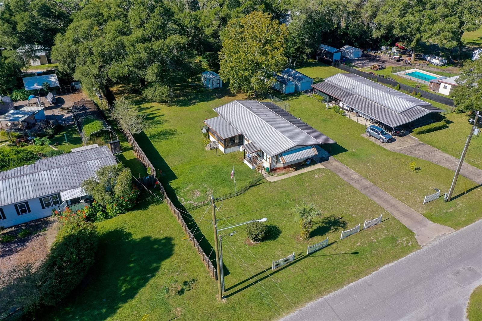 HILL TOP MANOR - Residential