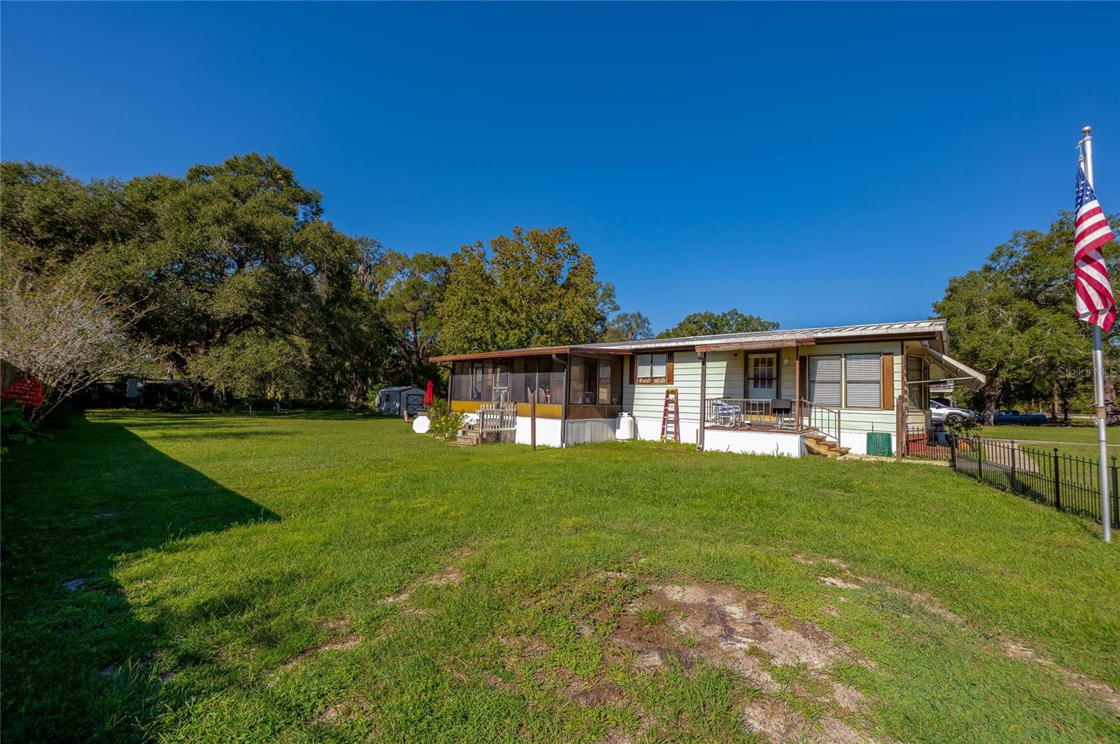 HILL TOP MANOR - Residential