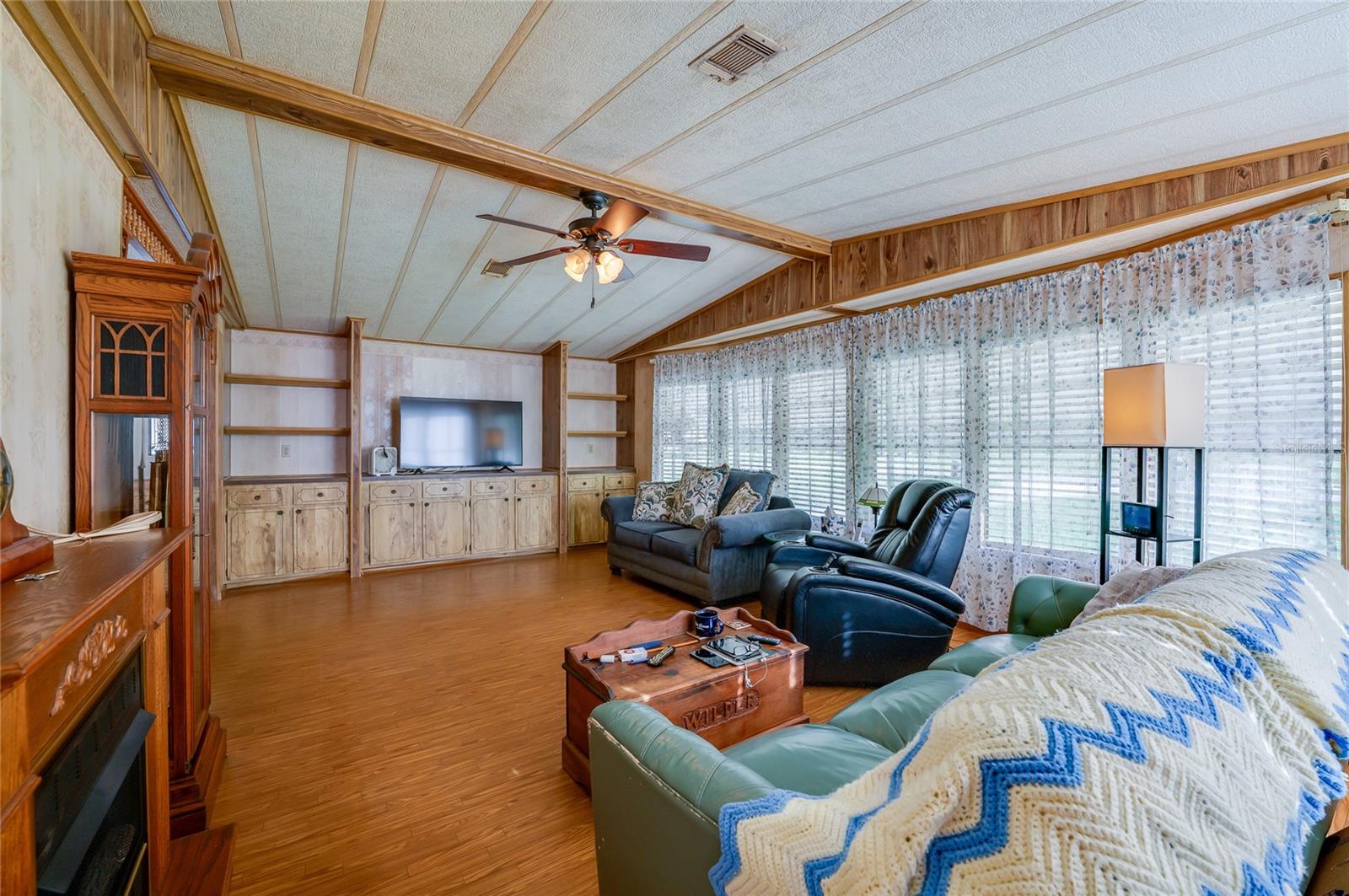 HILL TOP MANOR - Residential