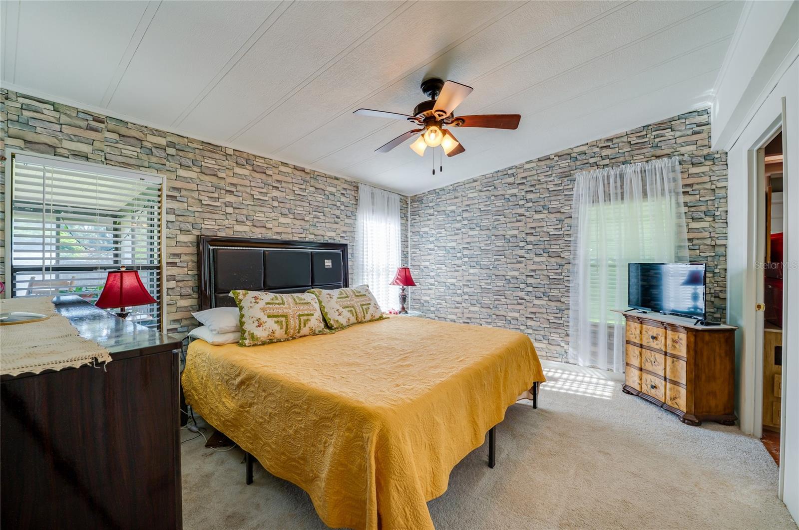 HILL TOP MANOR - Residential