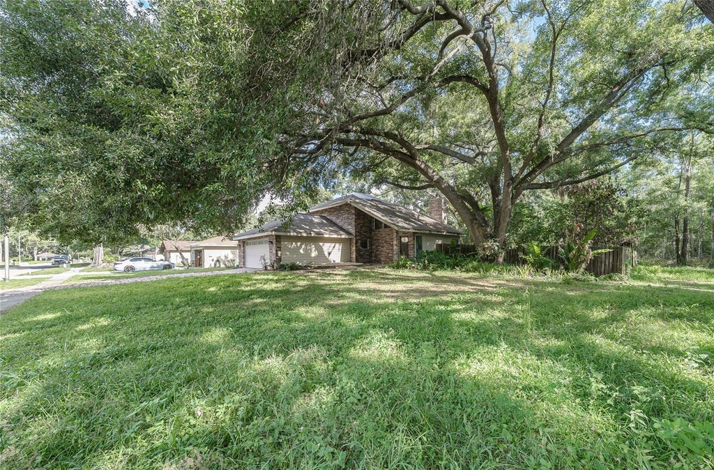 Photo of 2501 Withy Court, Tampa, FL 33618 (MLS # TB8523253)