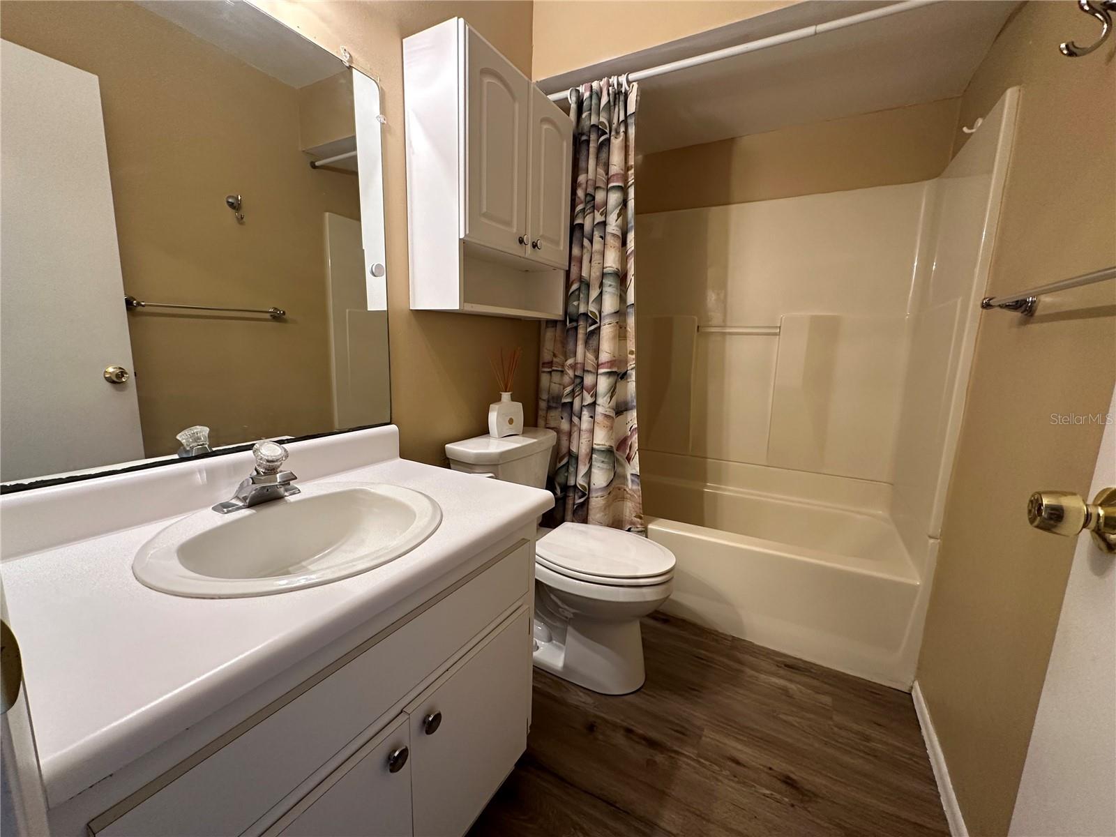 SUMMER LAKES 2 - Residential Lease