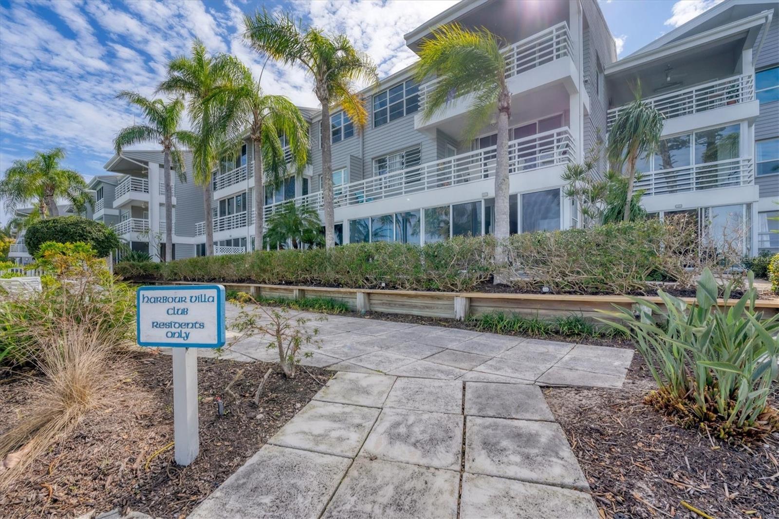 615 DREAM ISLAND PLACE 304