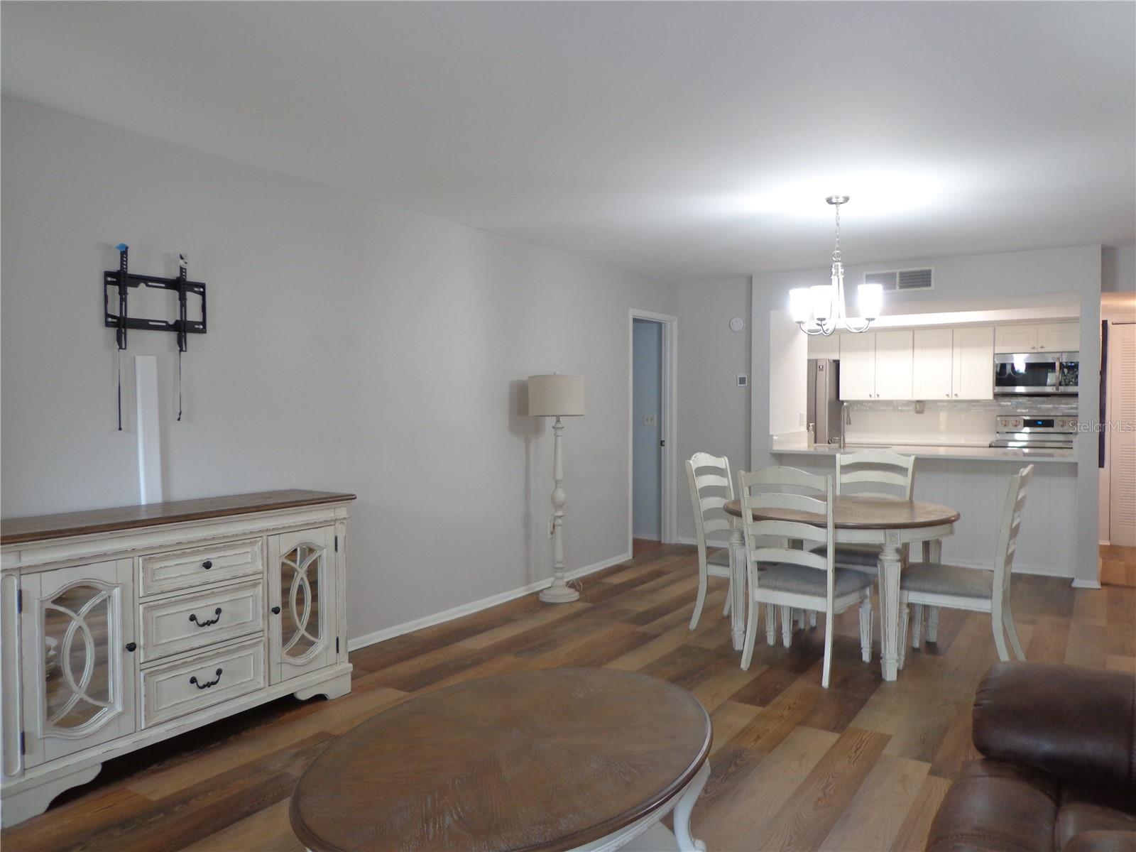 13608 S VILLAGE DRIVE 7103