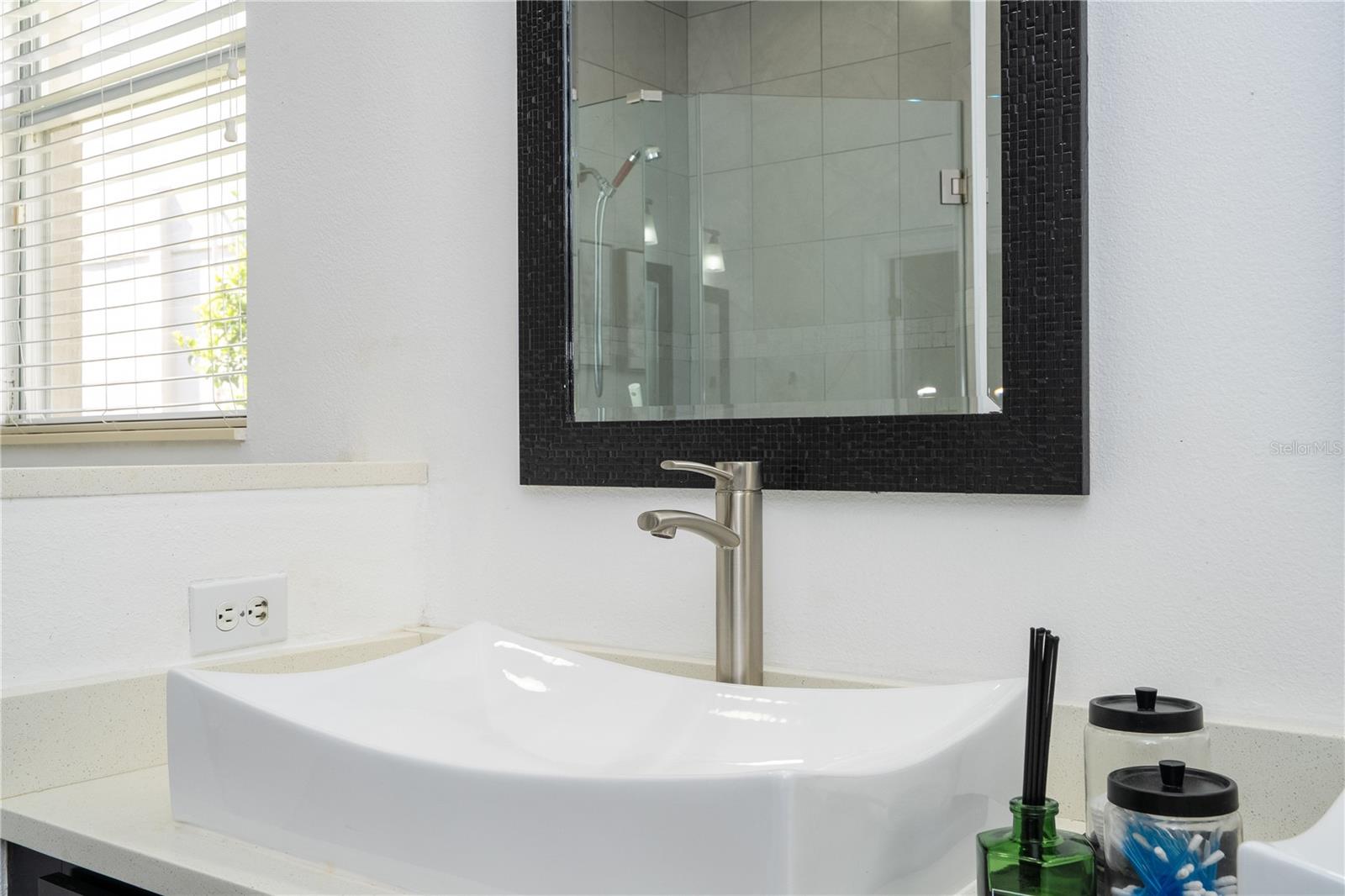 SIGNATURE LKS-PCL 01B - Residential