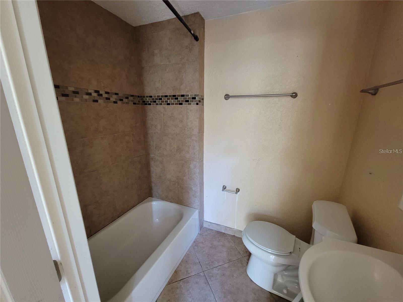 OAK PARK CALDWELLS ADD - Residential Lease