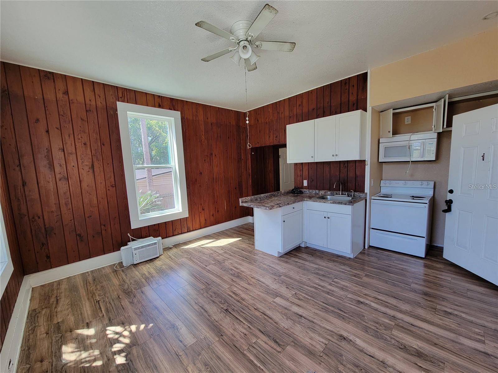 OAK PARK CALDWELLS ADD - Residential Lease