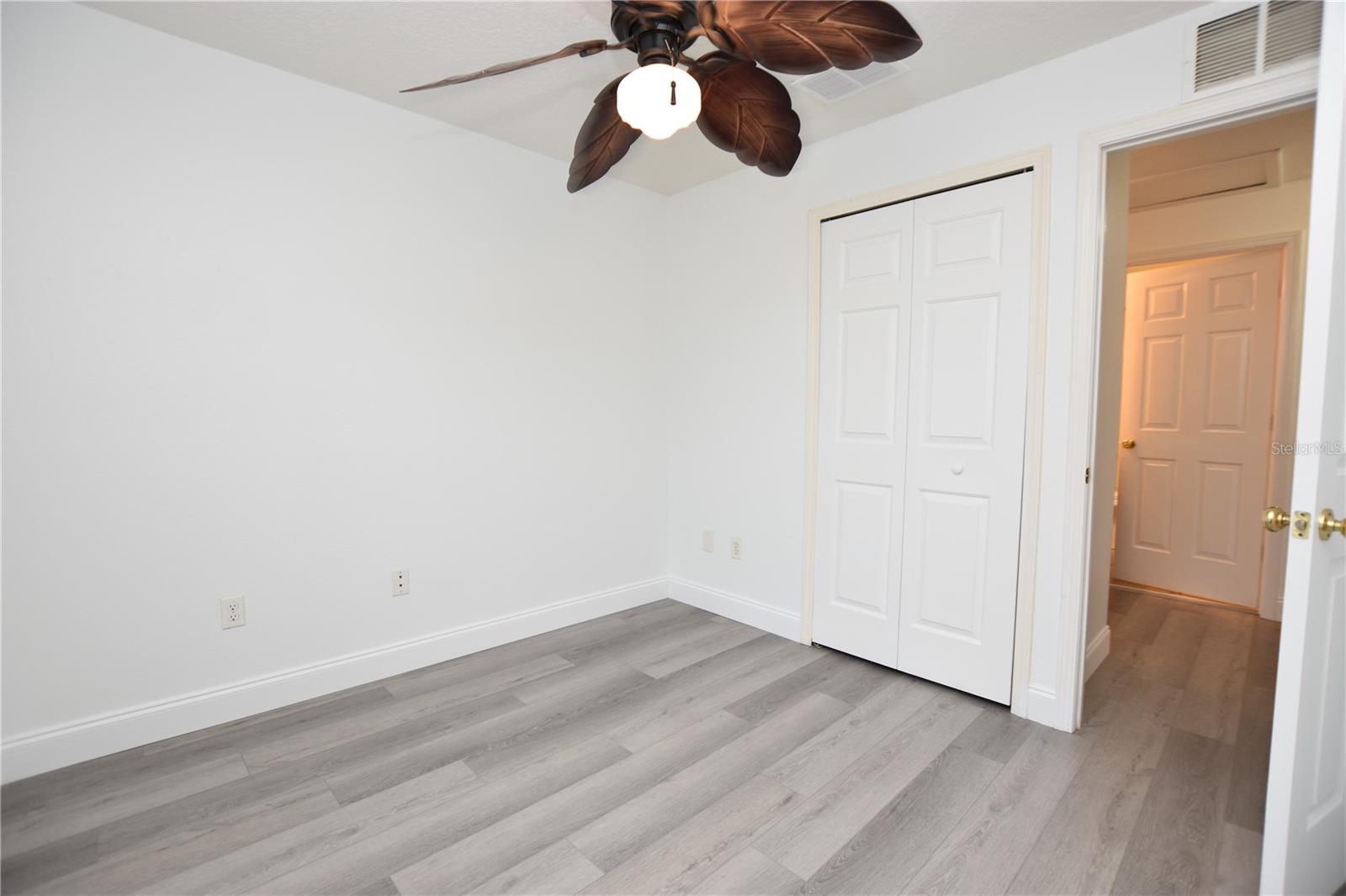 COBBLESTONE LNDG TWNHMS - Residential Lease