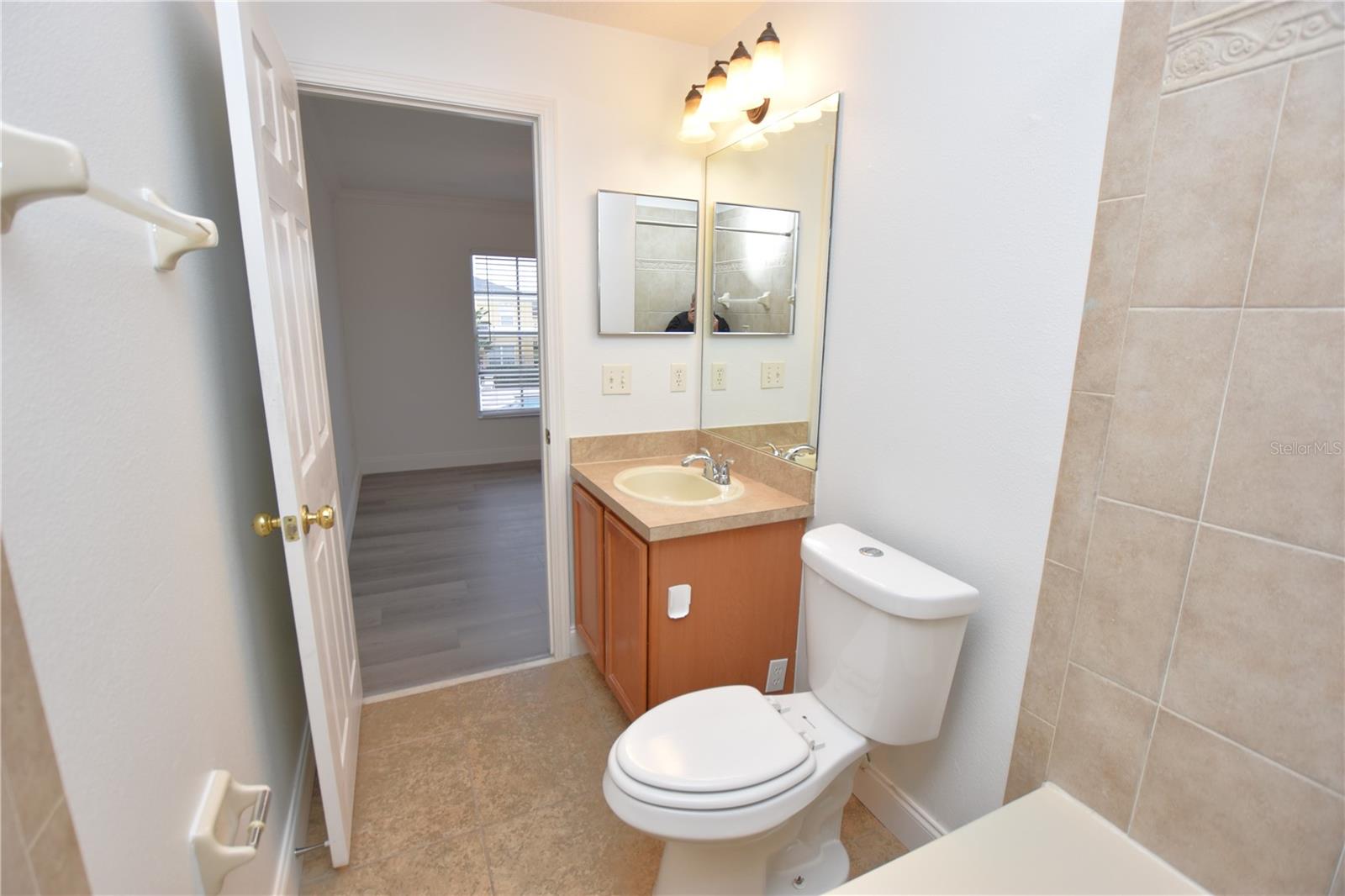 COBBLESTONE LNDG TWNHMS - Residential Lease