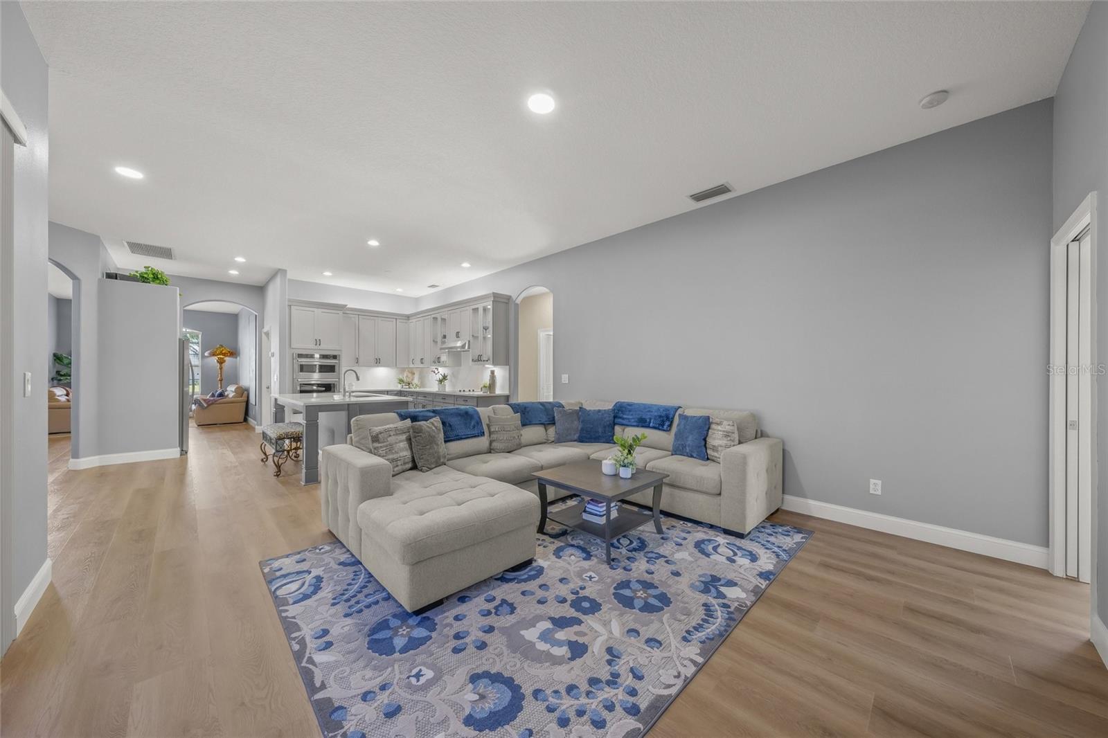 LAUREL MEADOWS - Residential