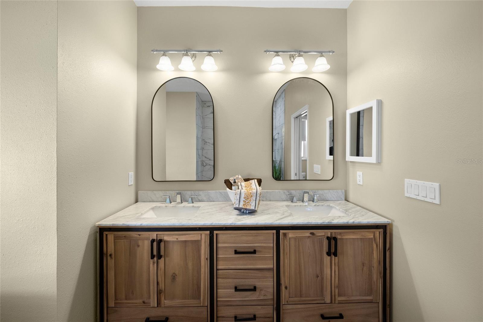 LAUREL MEADOWS - Residential
