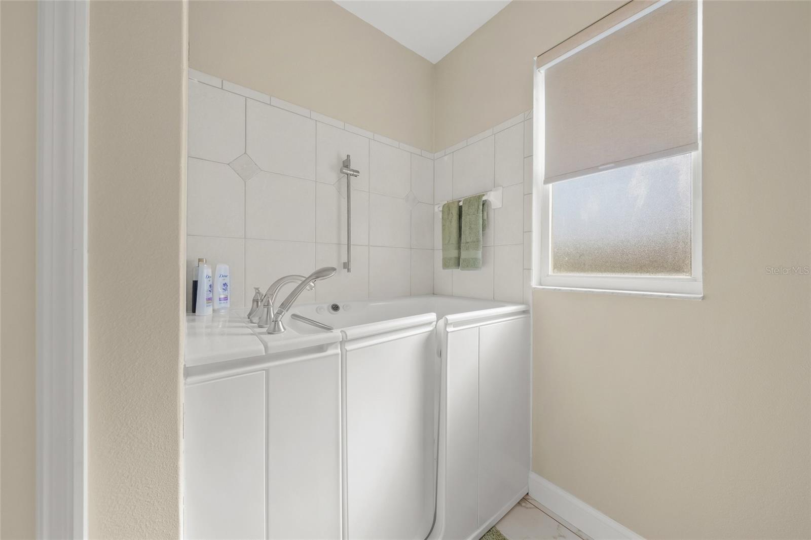 LAUREL MEADOWS - Residential