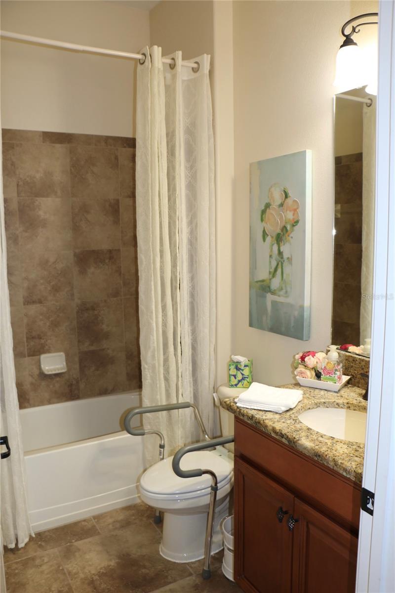 HEATHROW COUNTRY ESTATE - Residential