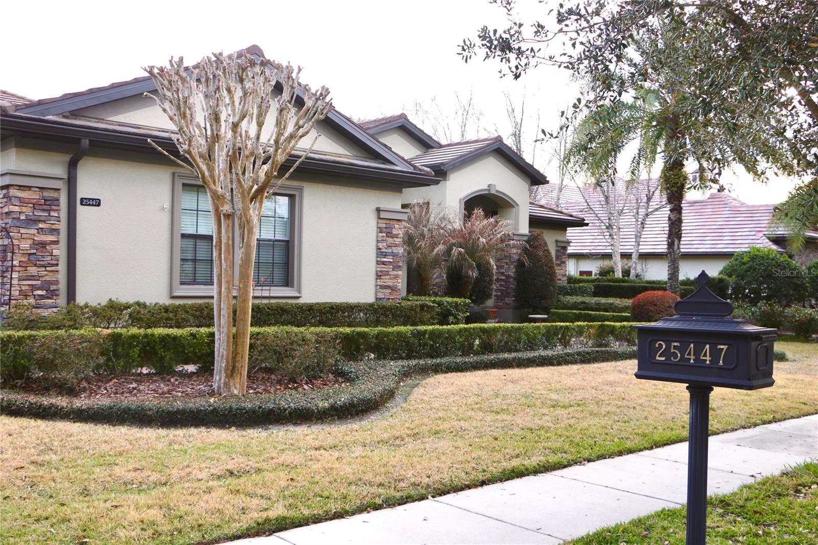 HEATHROW COUNTRY ESTATE - Residential