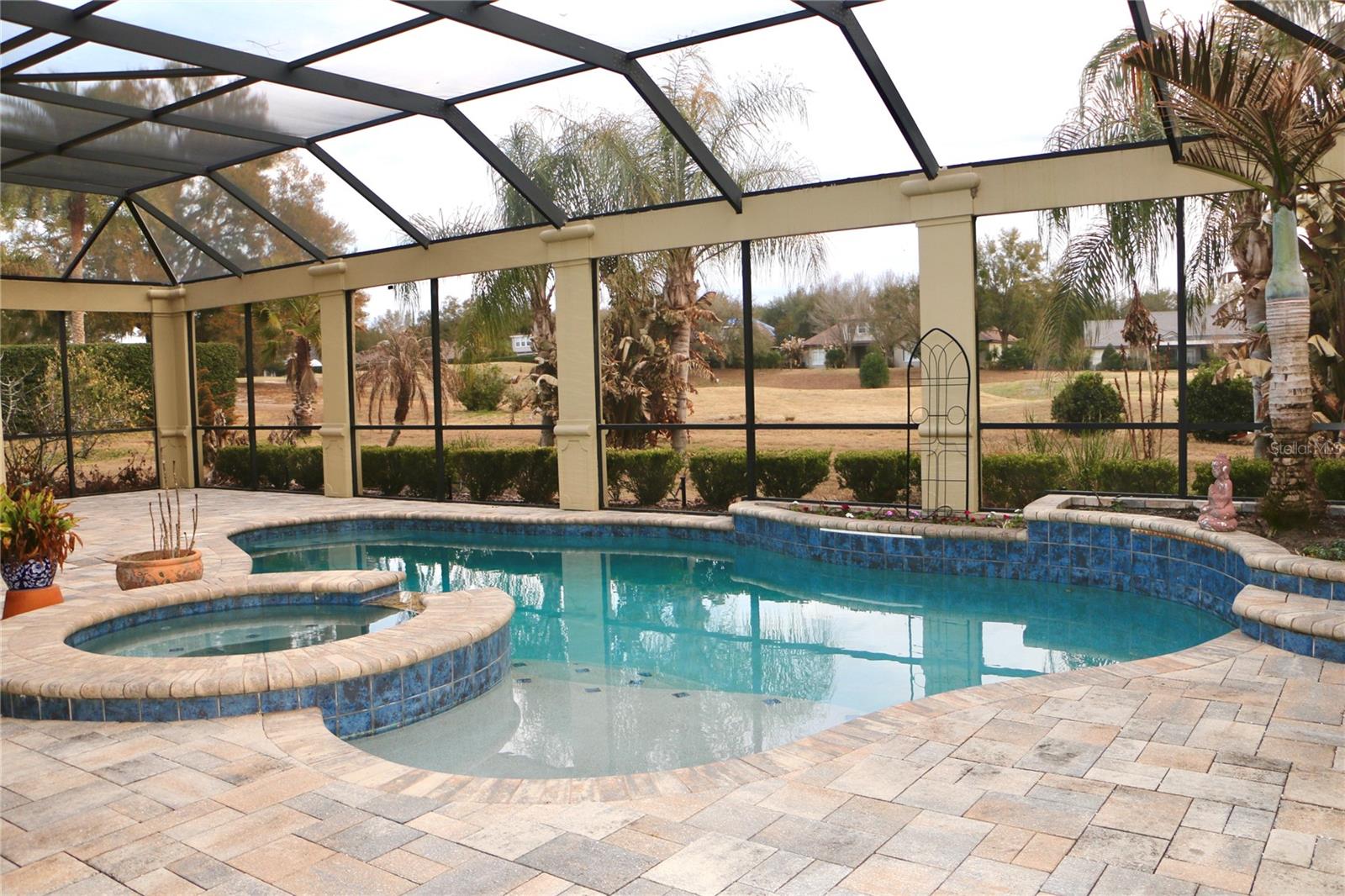 HEATHROW COUNTRY ESTATE - Residential