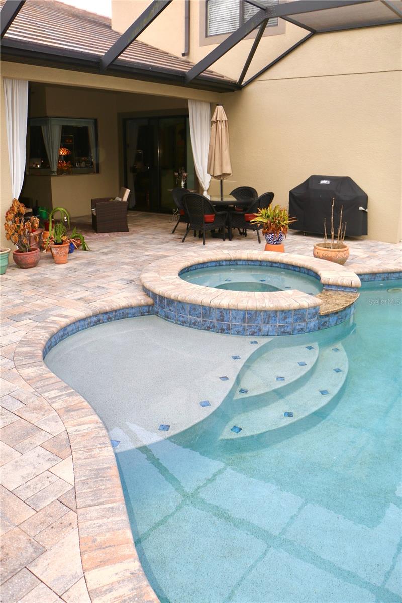 HEATHROW COUNTRY ESTATE - Residential