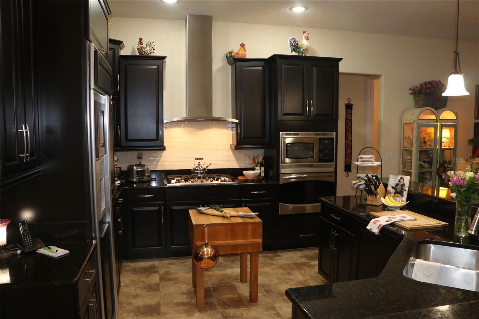 HEATHROW COUNTRY ESTATE - Residential