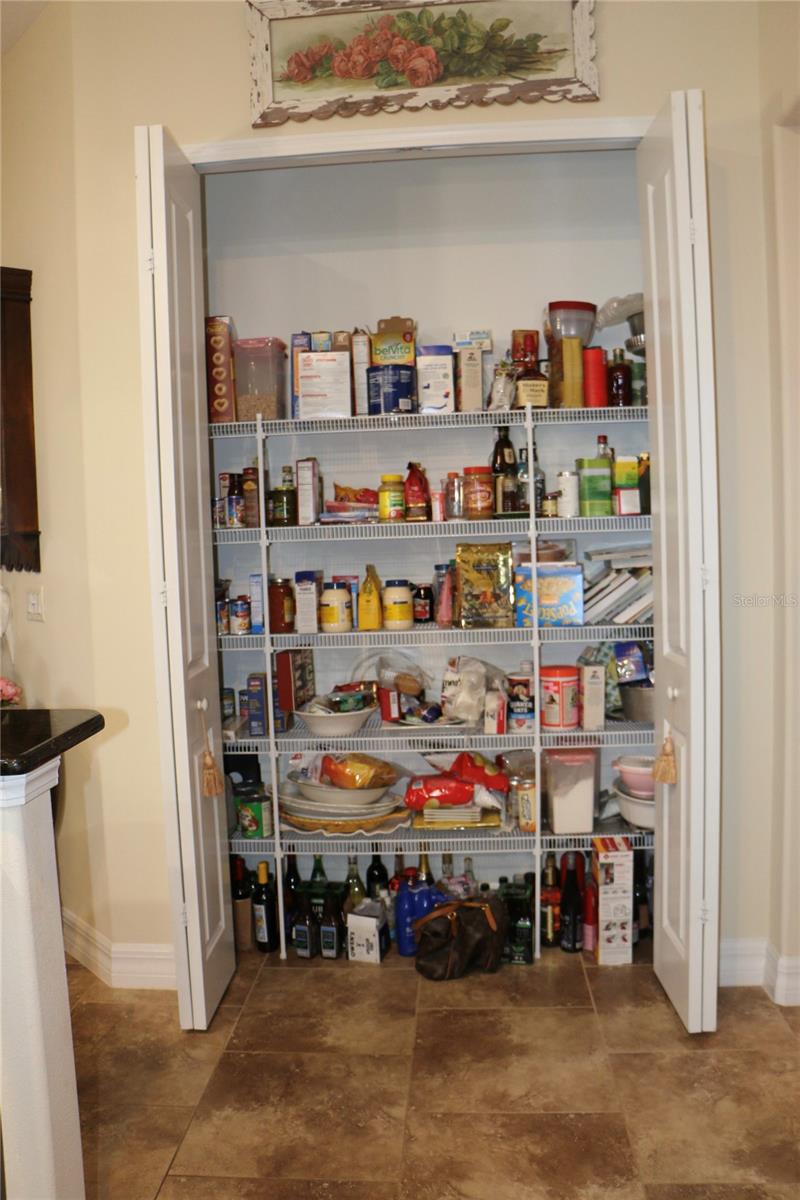 HEATHROW COUNTRY ESTATE - Residential