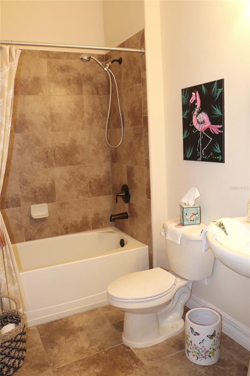 HEATHROW COUNTRY ESTATE - Residential