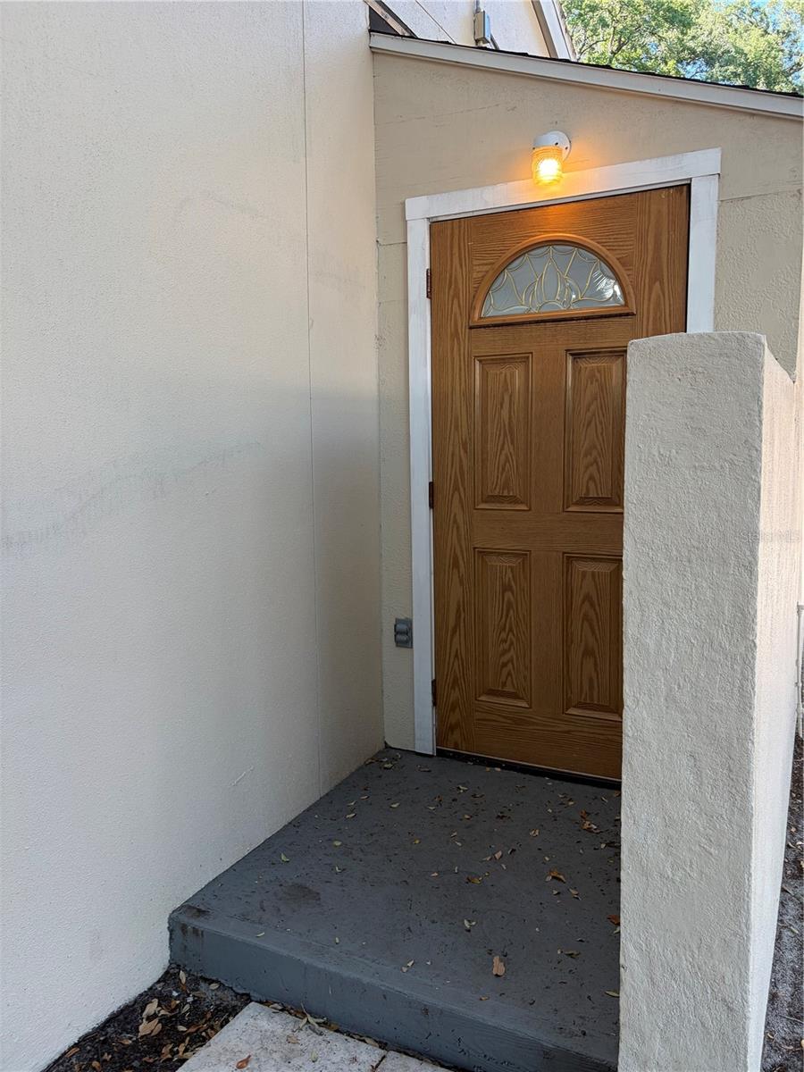 DE LEON PARK - Commercial Lease