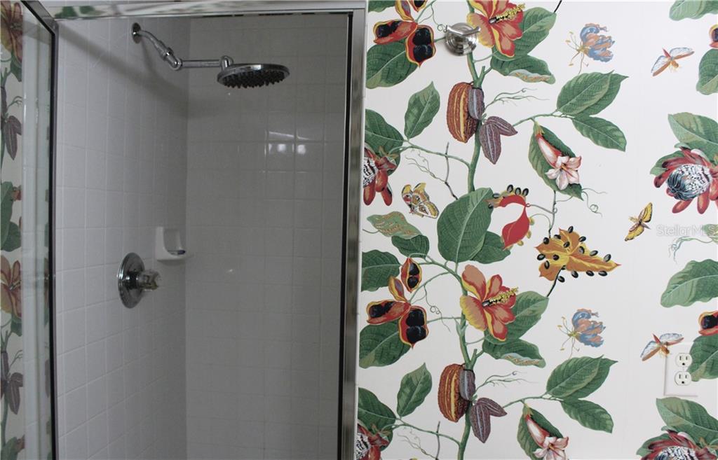 VERANDA 2 AT HERITAGE OAKS - Residential Lease