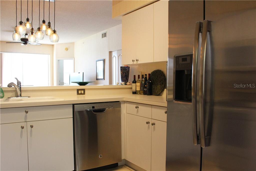 VERANDA 2 AT HERITAGE OAKS - Residential Lease